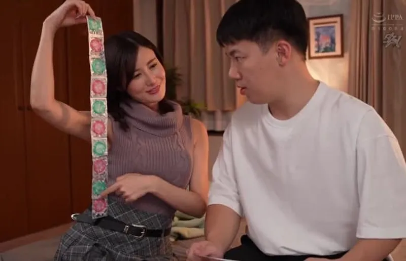 Bị người tình bỏ vì nhu cầu tình dục quá cao, chị gái tìm đến cậu em trai